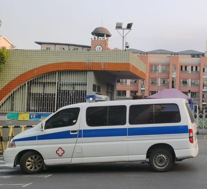 滁州救护车出租护送骨折病人一公里多少钱